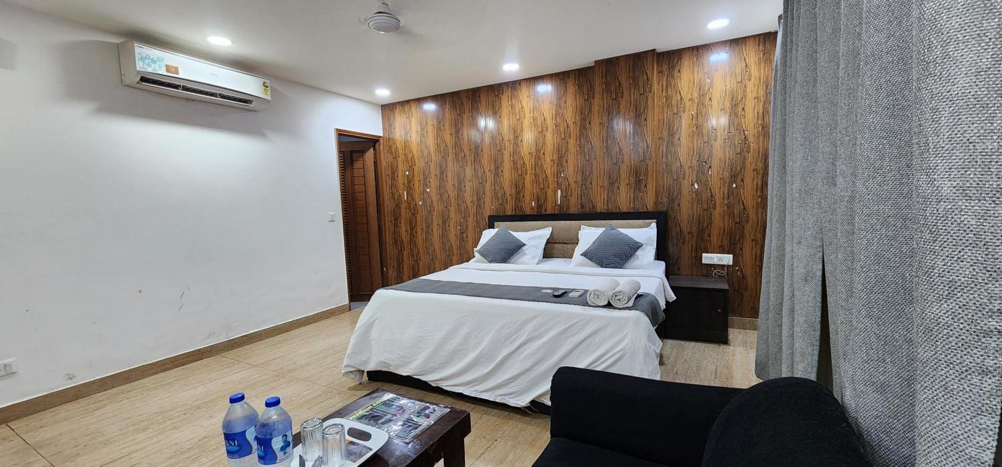 Crystel Residency By Premium Hotel 3*