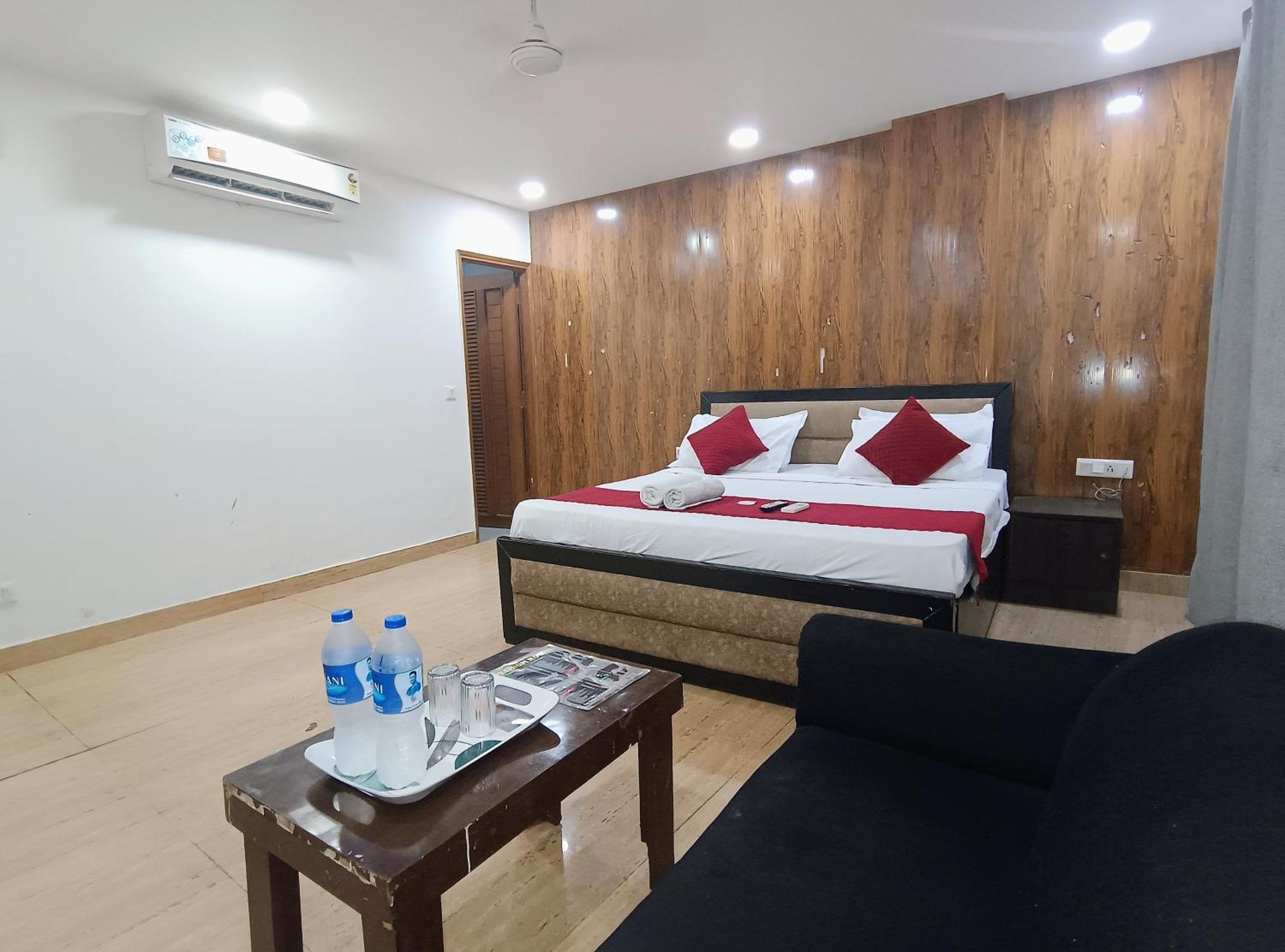 Hotel Crystel Residency By Premium 3*