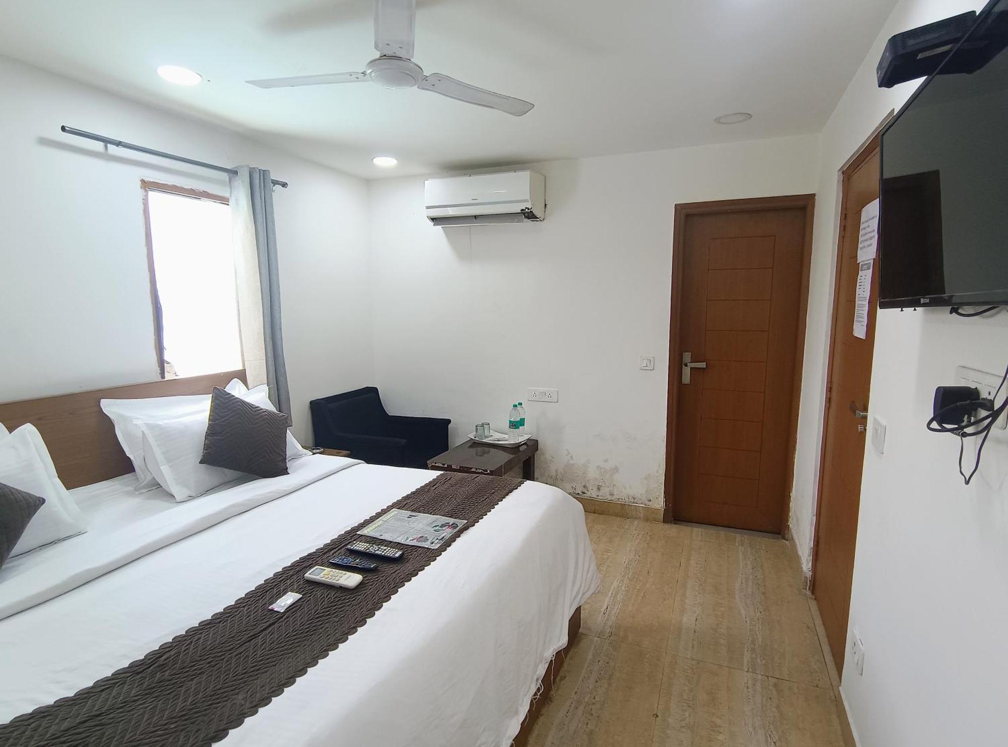 Hotel Crystel Residency By Premium